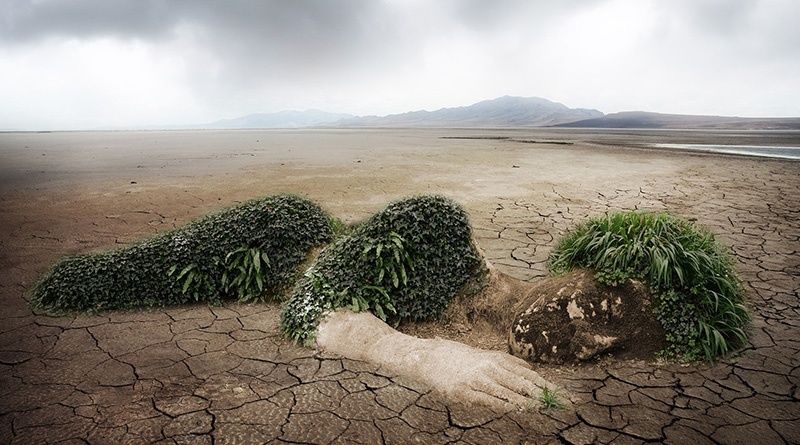 المخاطر التي تهدد البشرية